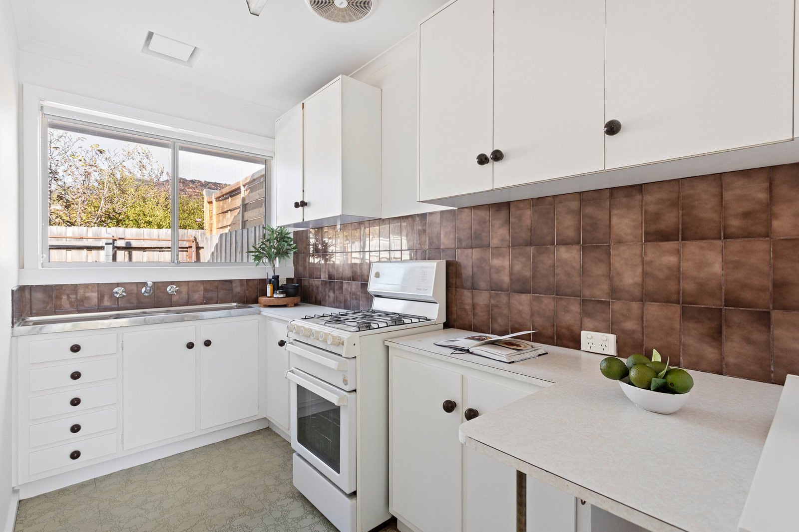 Real Estate and Property in 3/10 Wattle Grove, Mckinnon, VIC