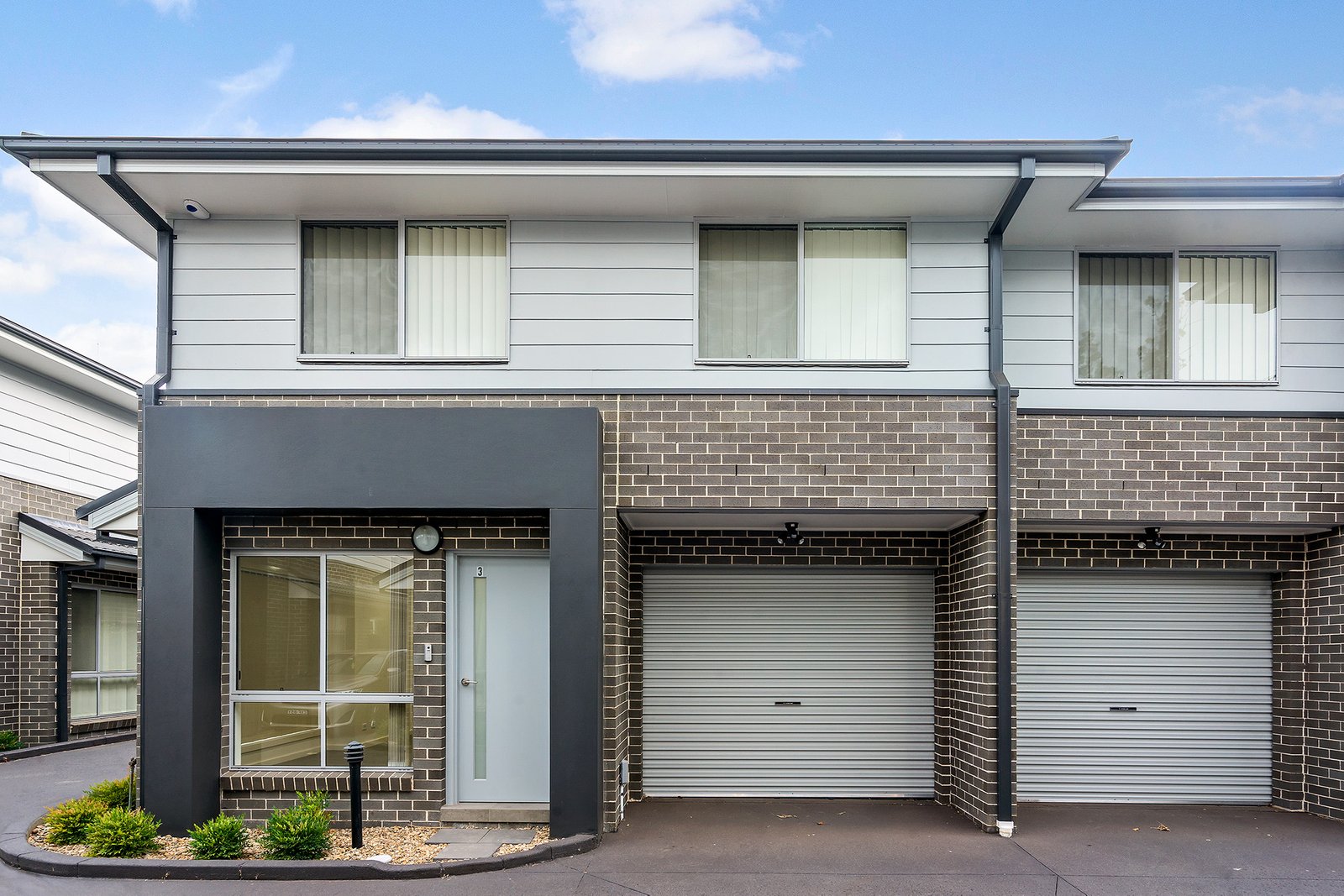 3/100 Great Western Hwy  Kingswood 1