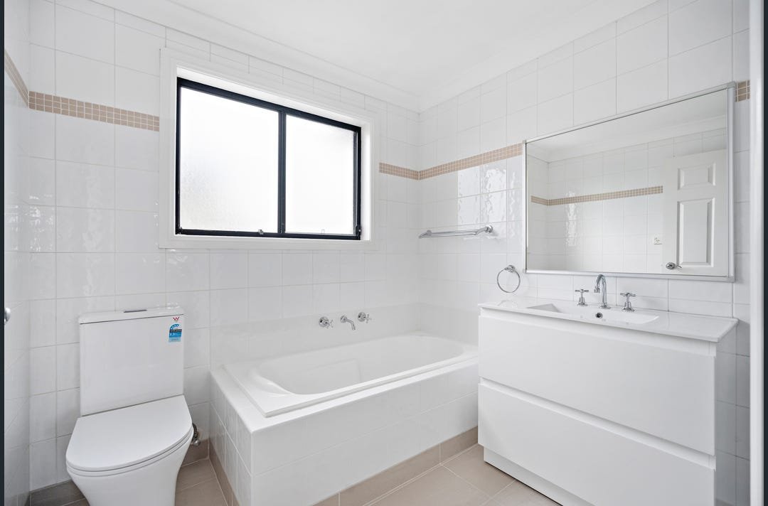 3/102 Flowerdale Road LIVERPOOL 8