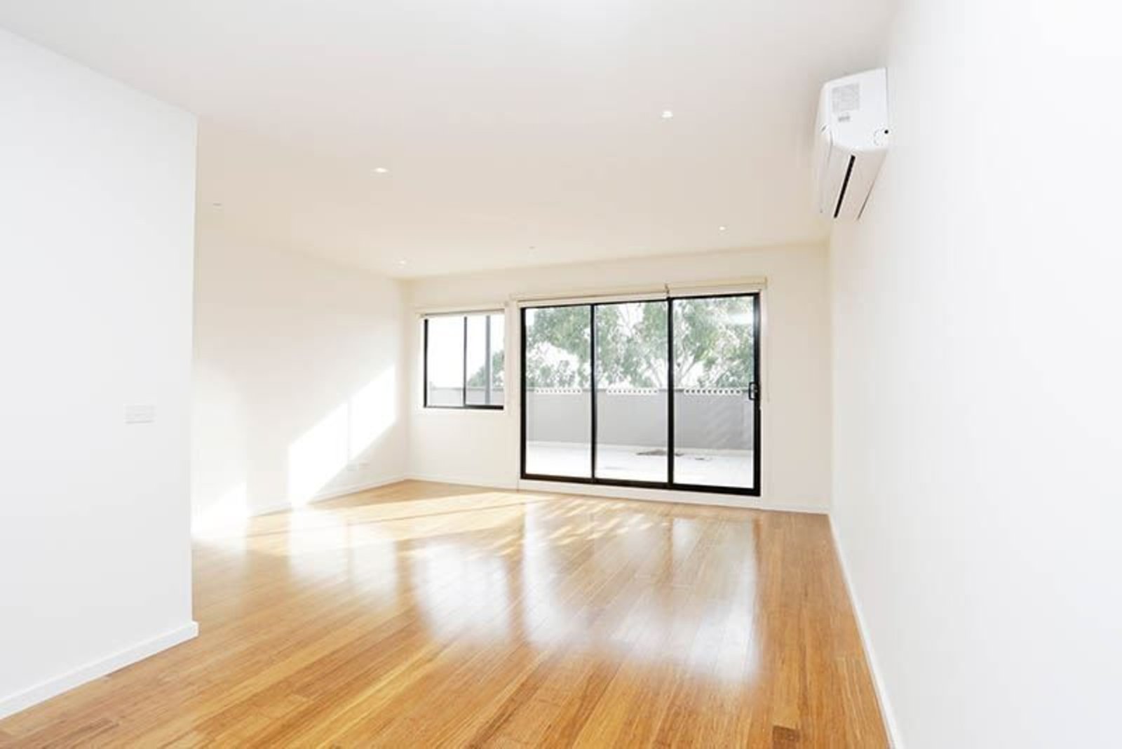 Gallery: 310/436-442 Huntingdale Road