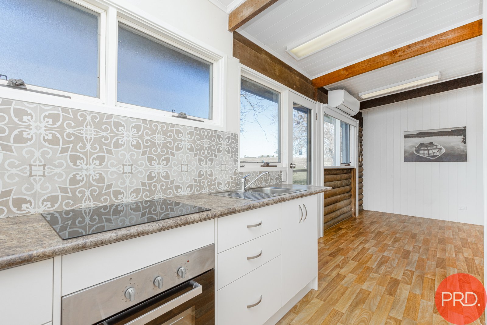 3/105 Windermere Road LOCHINVAR 2