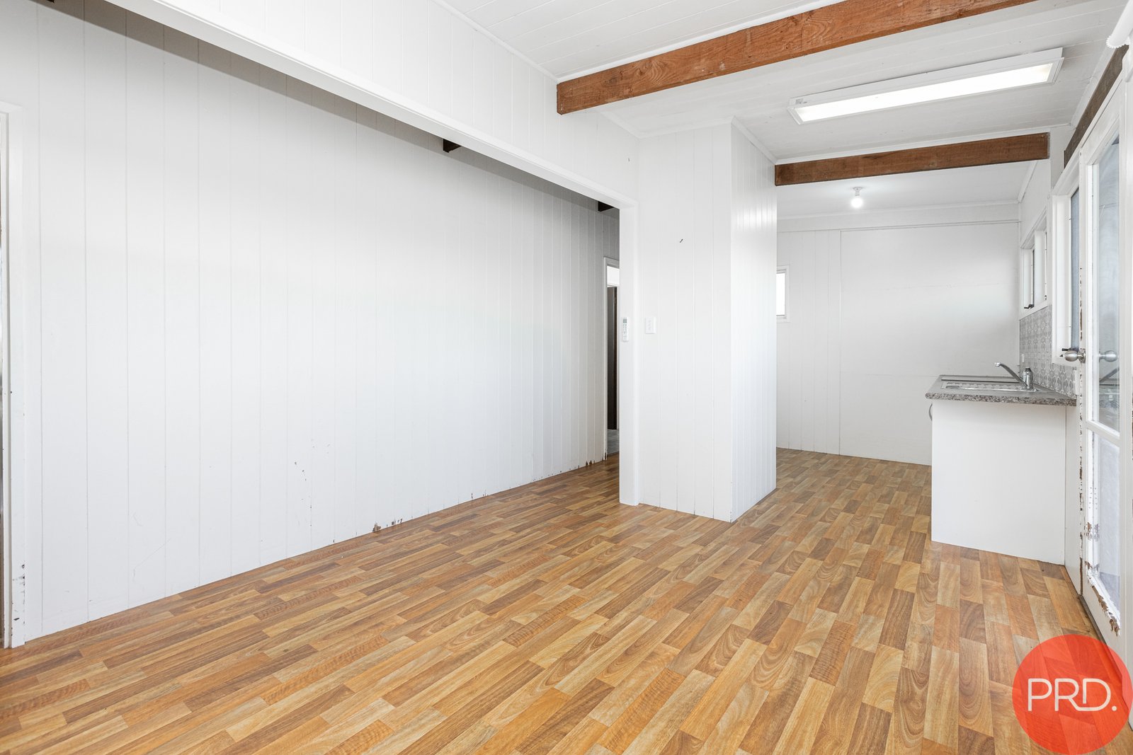 3/105 Windermere Road LOCHINVAR 4
