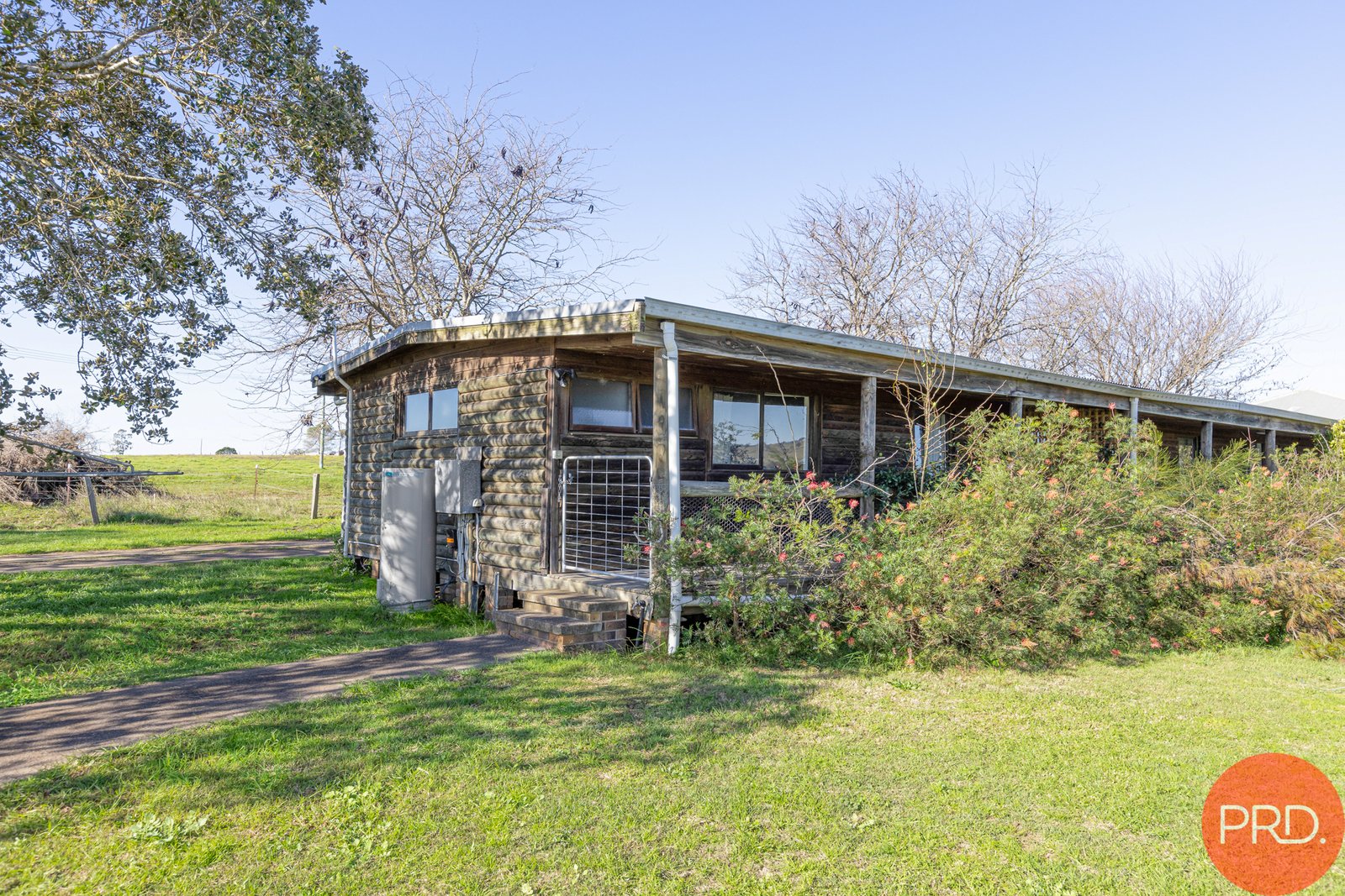 3/105 Windermere Road LOCHINVAR 9