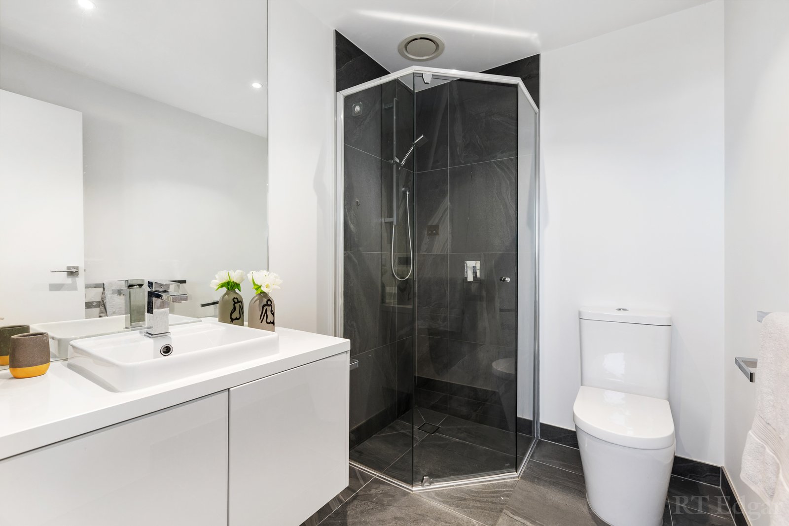 Real Estate and Property in 3/1051 Doncaster Road, Doncaster East, VIC