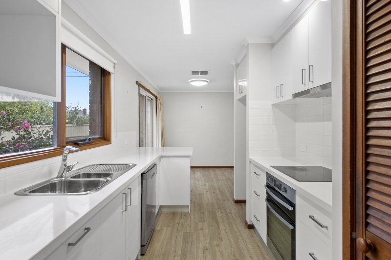 Gallery: 3/106 Burnbank Close
