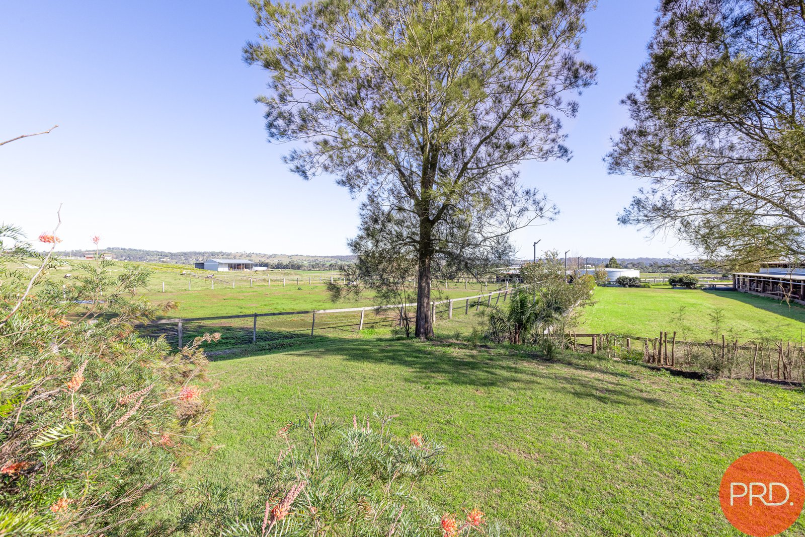 3/107 Windermere Road LOCHINVAR 9