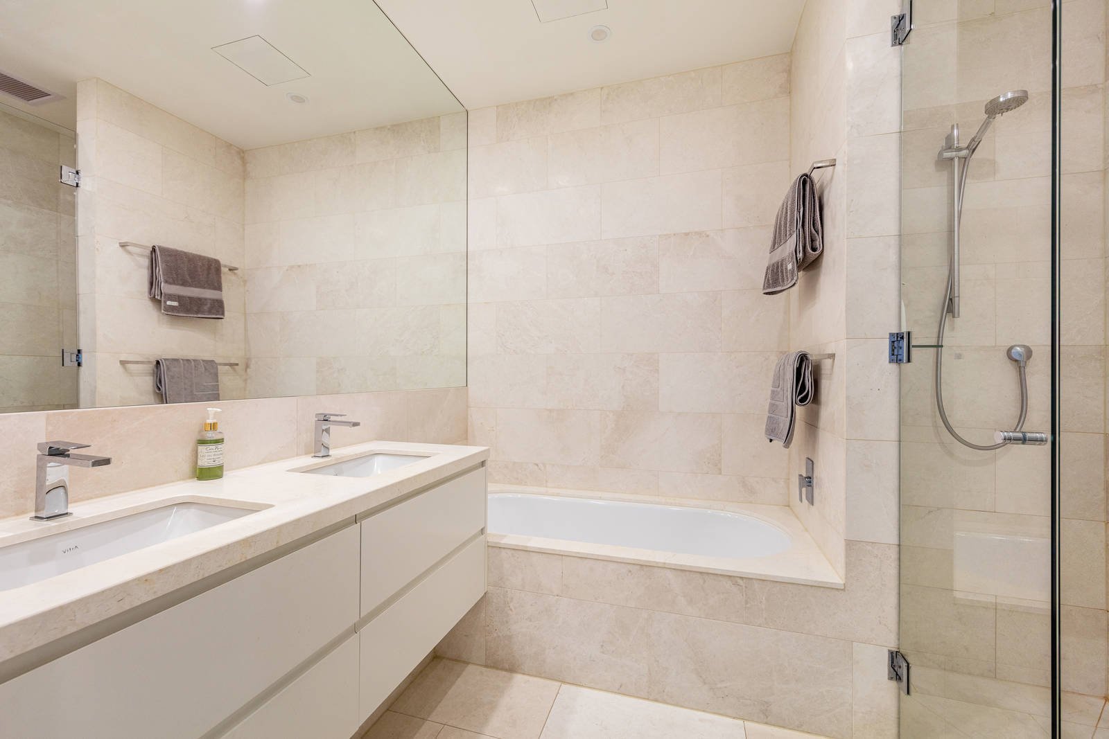 Real Estate and Property in 3/1075 Malvern Road, Toorak, VIC