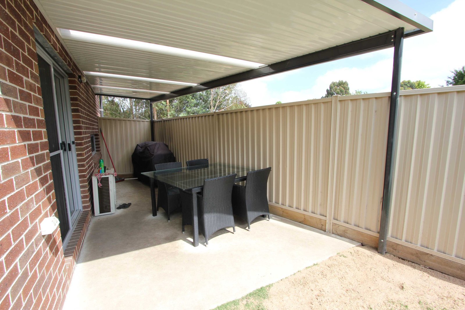 Gallery: 3/11 Cecile Court