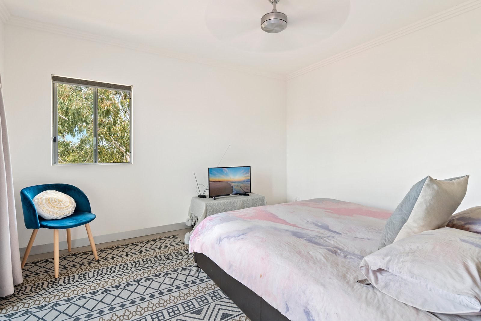 3/11 Eshelby Drive CANNONVALE 12