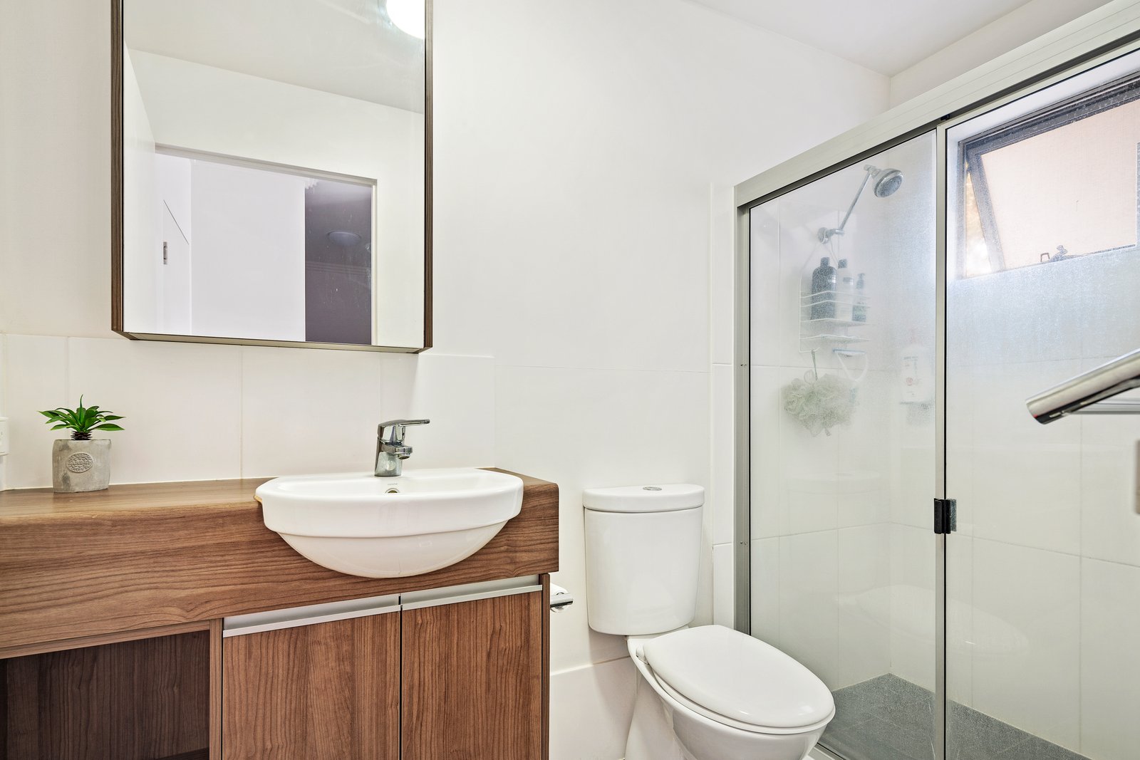 3/11 Eshelby Drive CANNONVALE 14