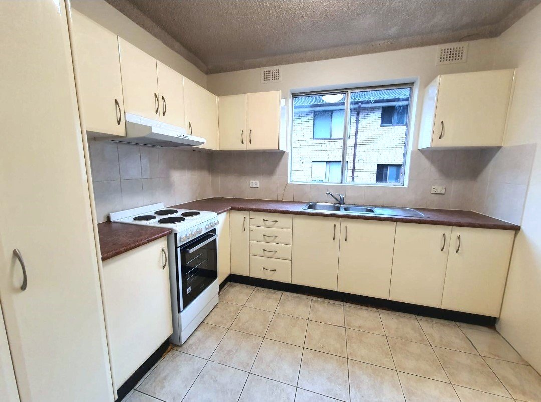 3/11 Lachlan Street LIVERPOOL 3