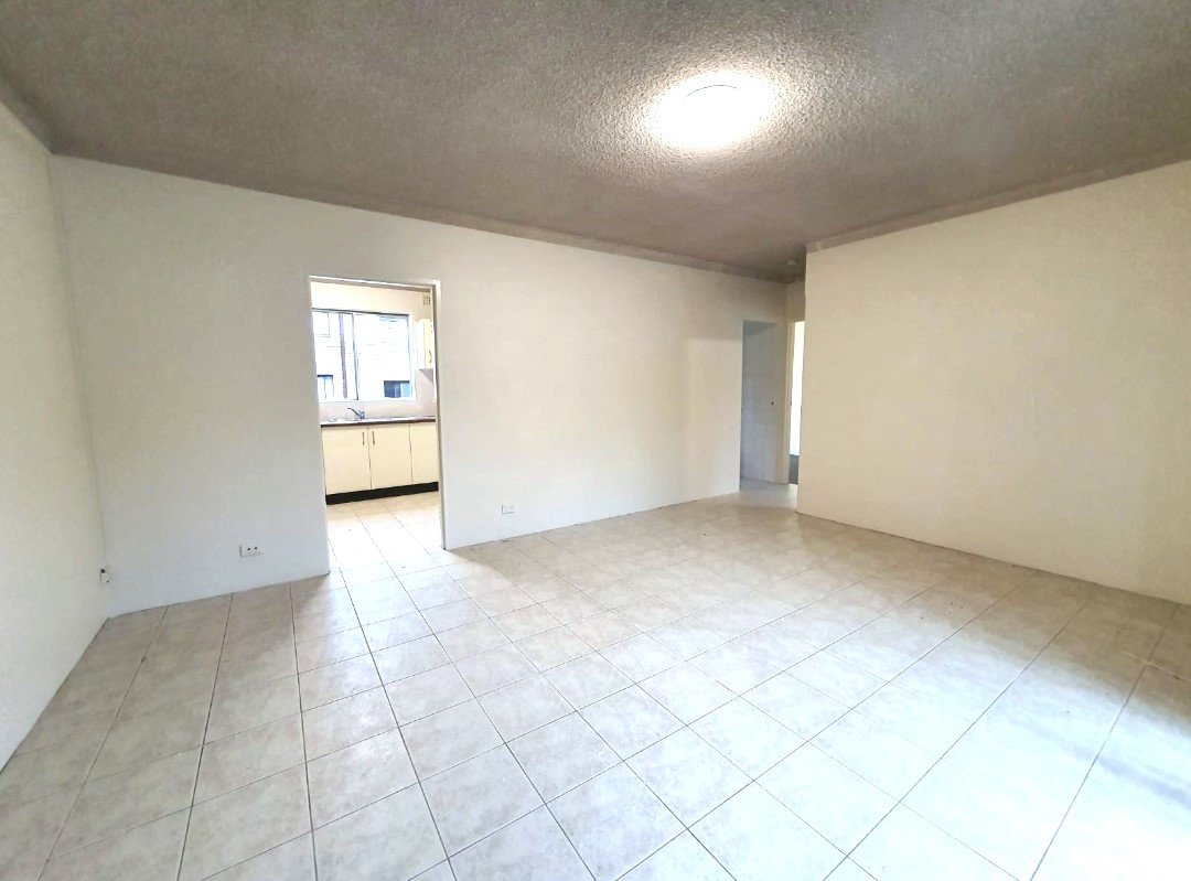 3/11 Lachlan Street LIVERPOOL 5