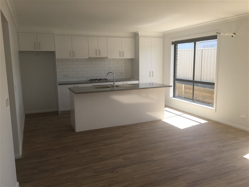 3/11 Semmens Street LONG GULLY 2