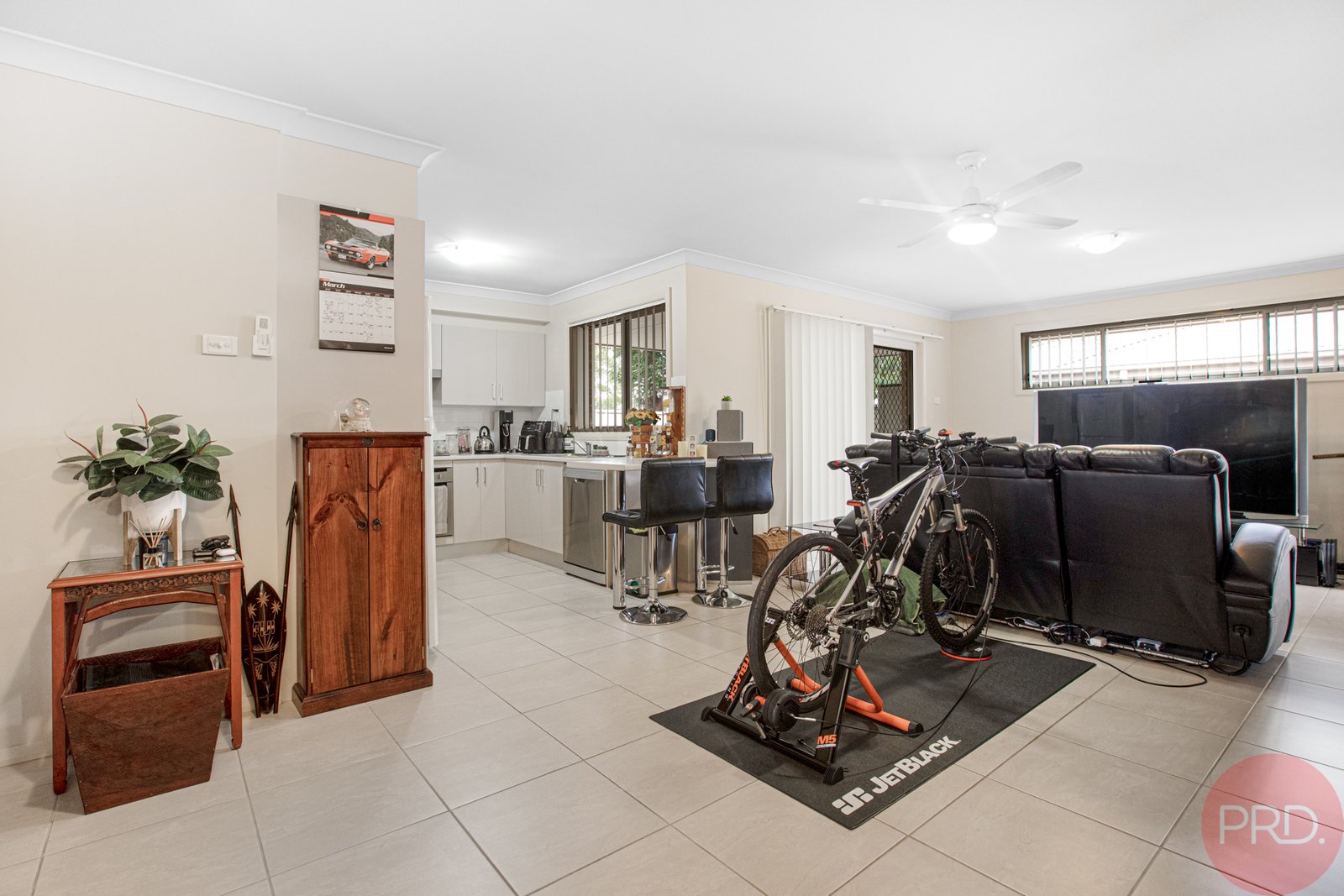 3/11 Windermere Road LOCHINVAR 3