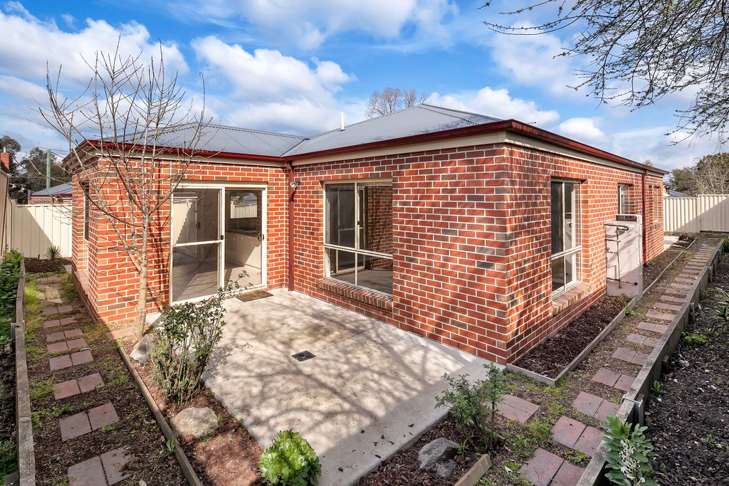 3/110 Yarrowee Parade REDAN 9