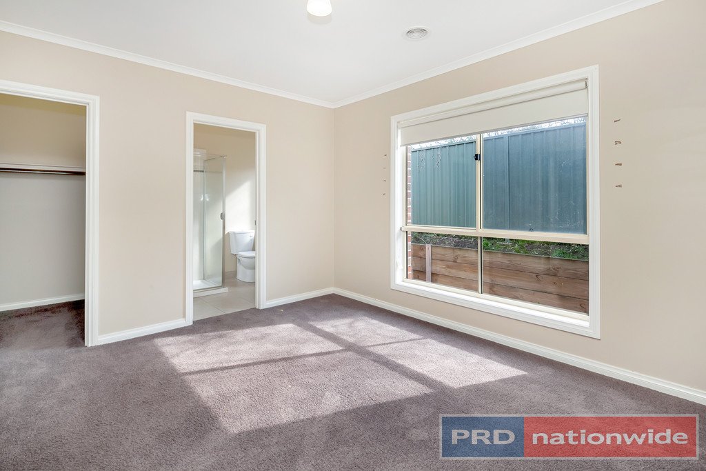 3/110 Yarrowee Parade REDAN 9