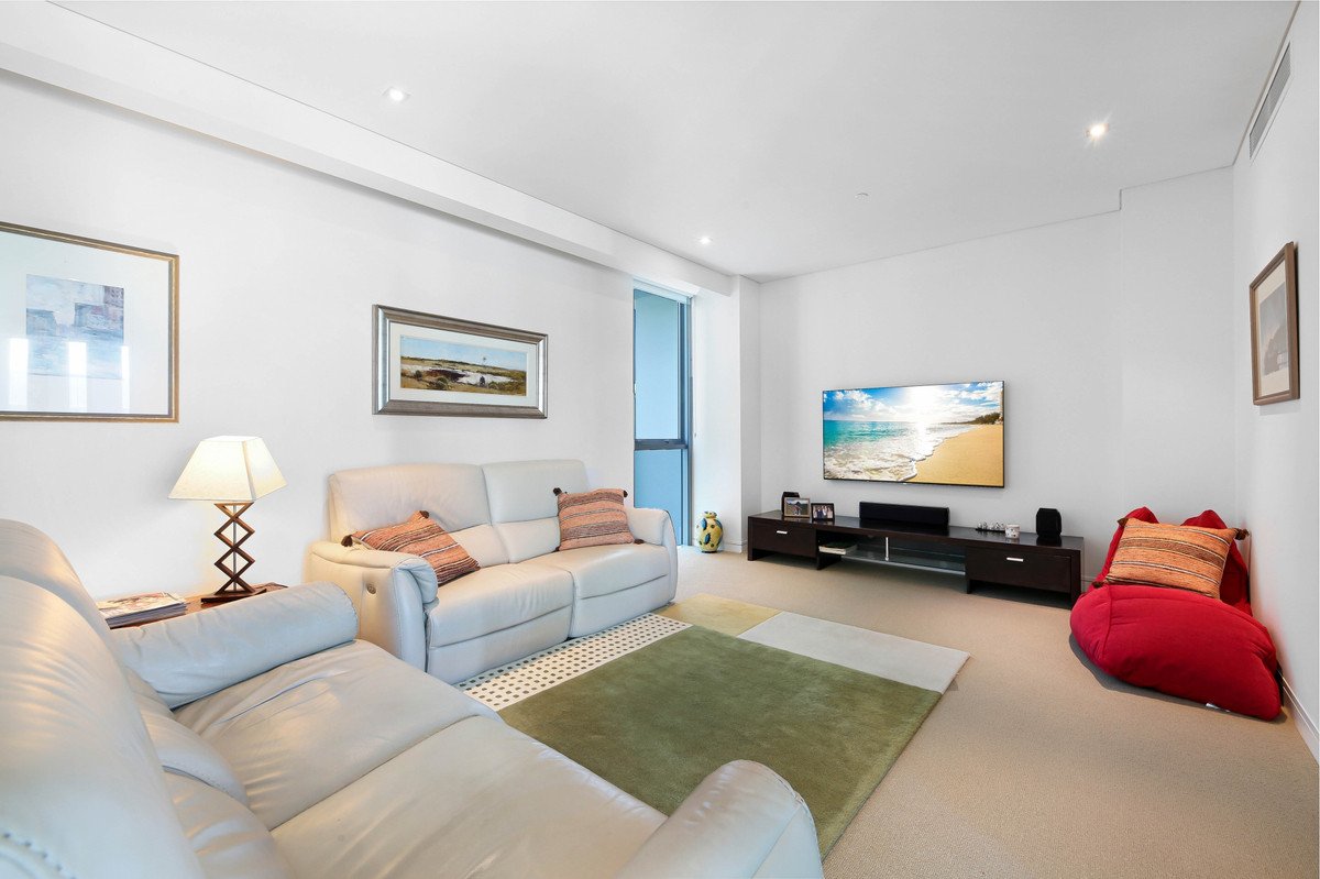 31/106 The Esplanade Burleigh Heads 12