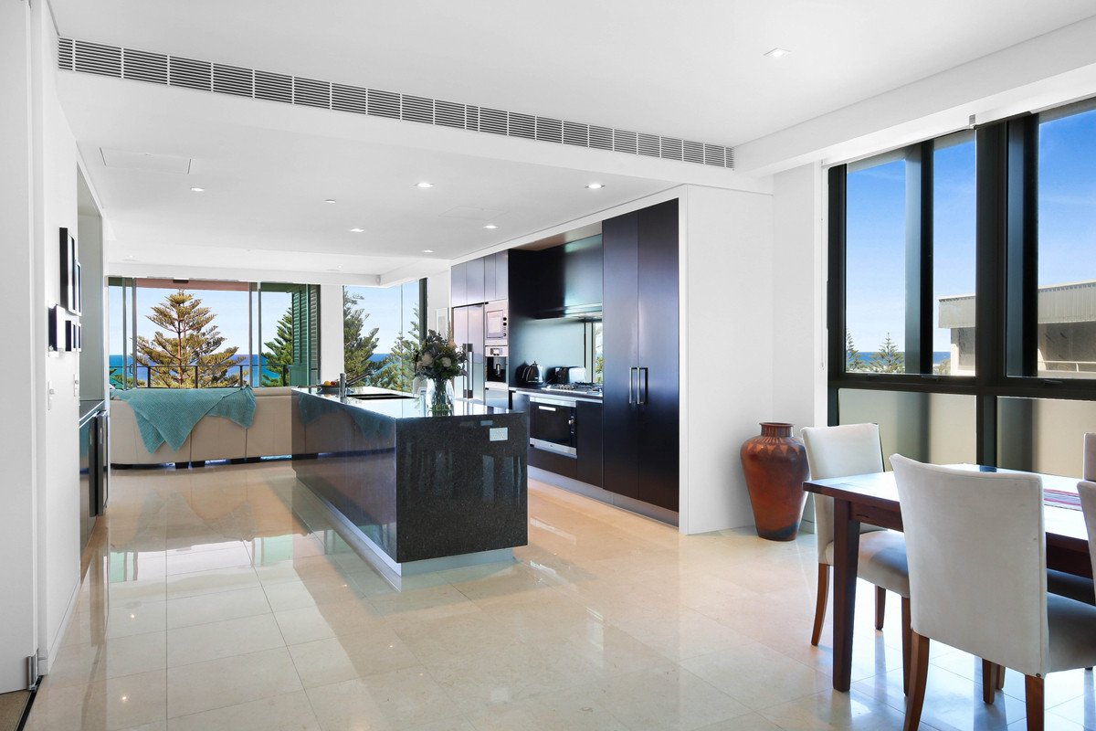 31/106 The Esplanade Burleigh Heads 13