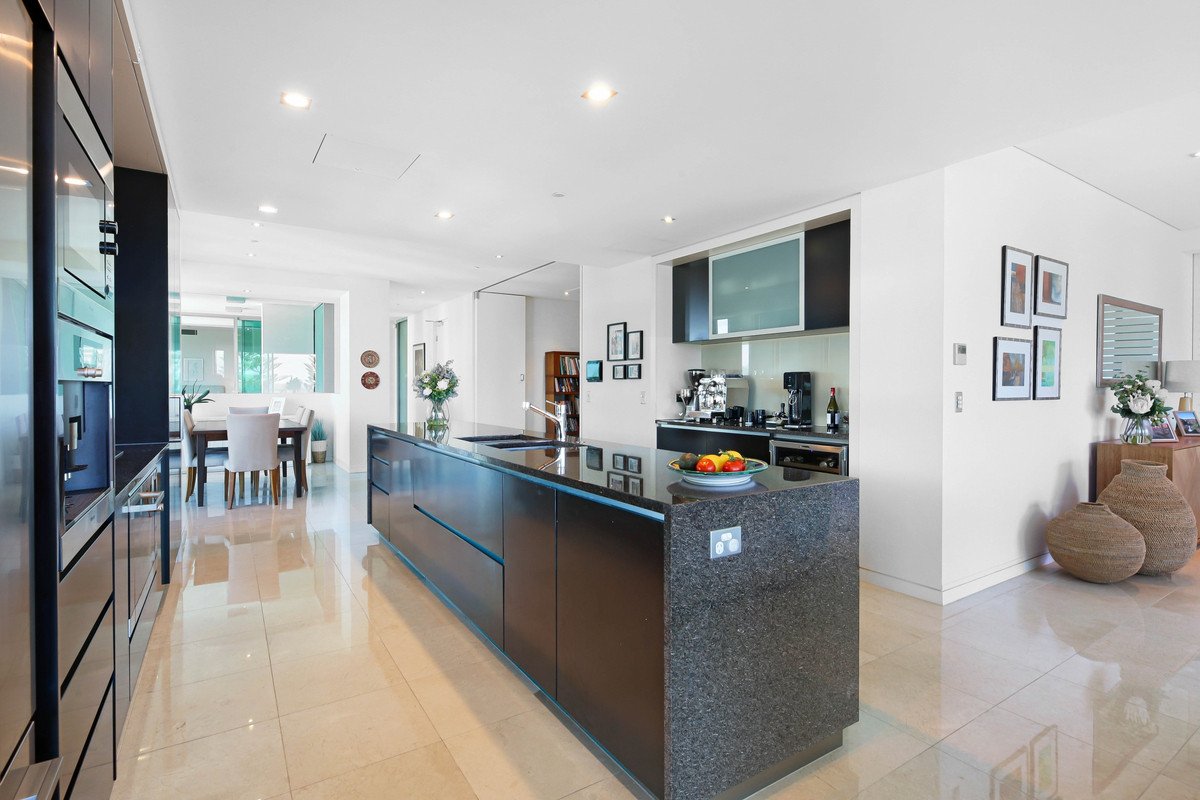 31/106 The Esplanade Burleigh Heads 17