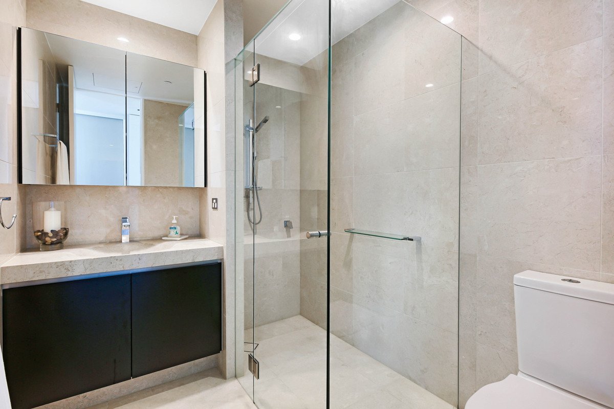 31/106 The Esplanade Burleigh Heads 23