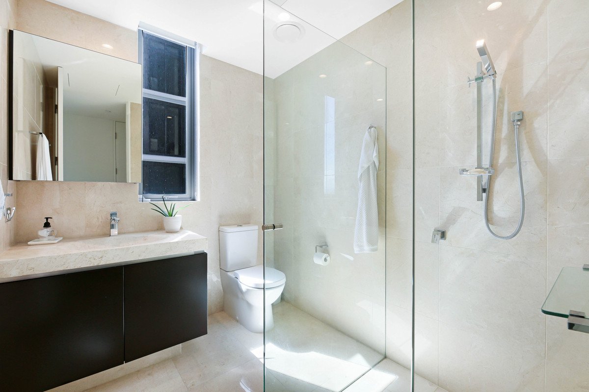 31/106 The Esplanade Burleigh Heads 24