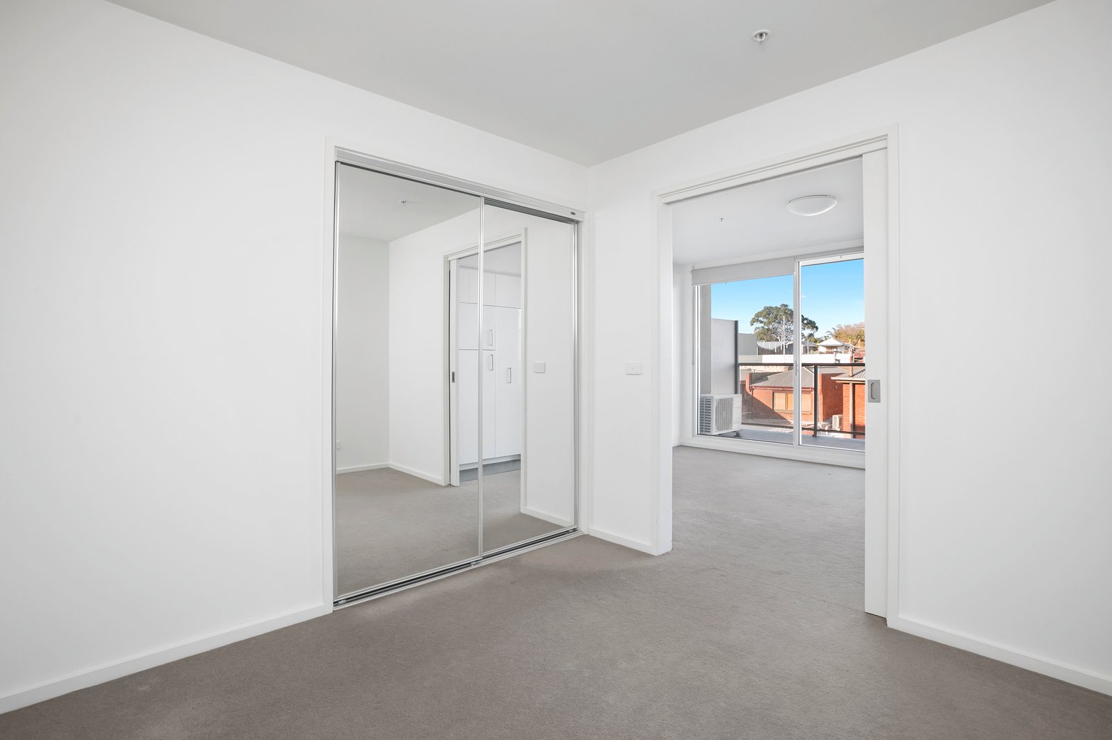 Gallery: 311/2 Willis Lane