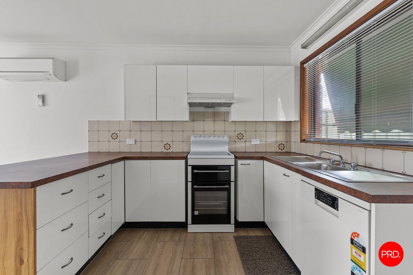 3/115 Bobs Street WHITE HILLS 4