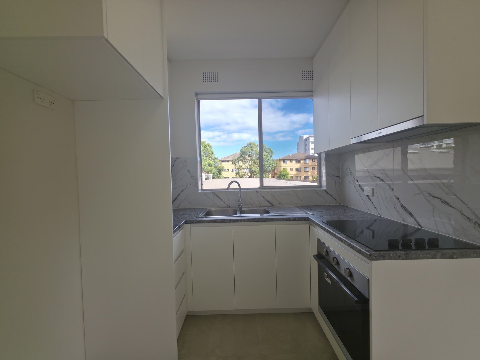 3/115 Moore Street LIVERPOOL 4