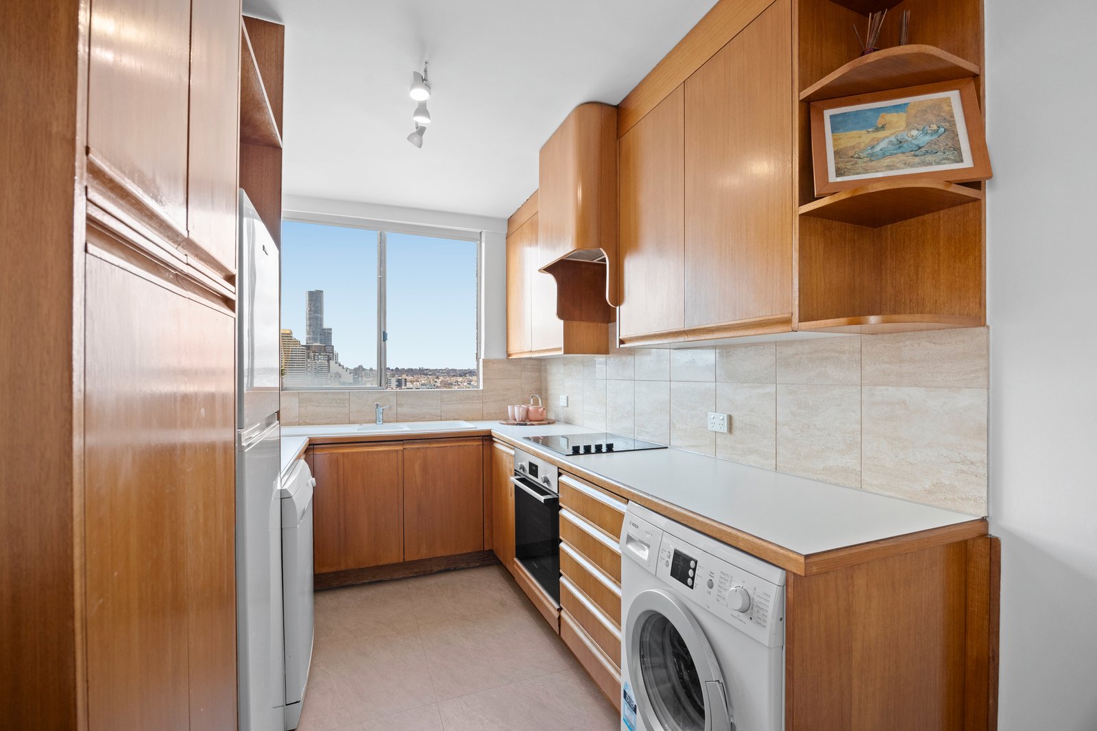 Gallery: 31/166 Toorak Road West