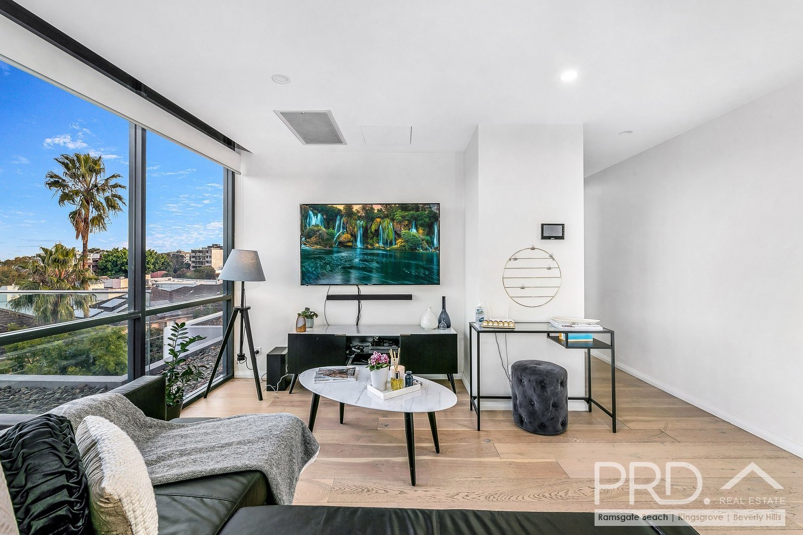 3.11/7 Pittwater Road GLADESVILLE 9
