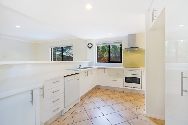 3/12-14 Gardiners Place SOUTHPORT 2