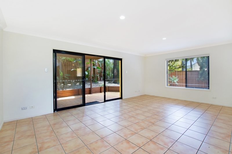 3/12-14 Gardiners Place SOUTHPORT 3