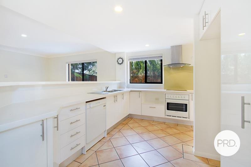 3/12-14 Gardiners Place SOUTHPORT 2