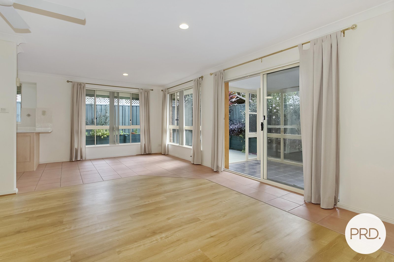 3/12 Bold Street LAURIETON 8
