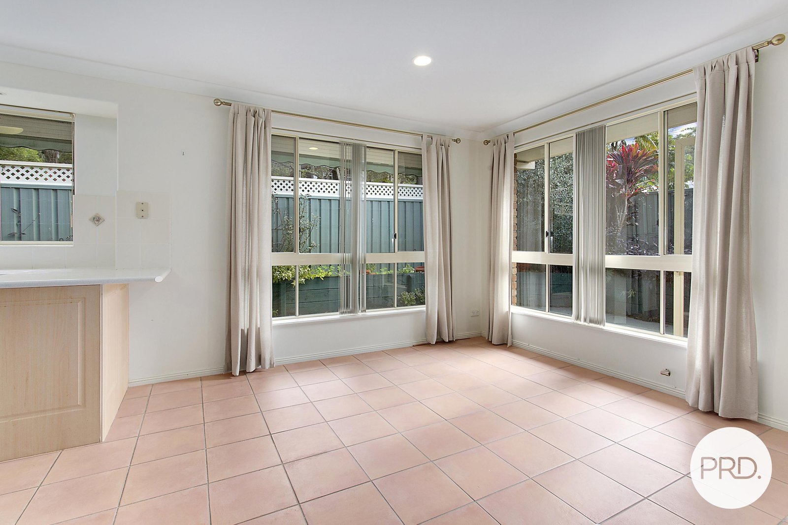 3/12 Bold Street LAURIETON 9