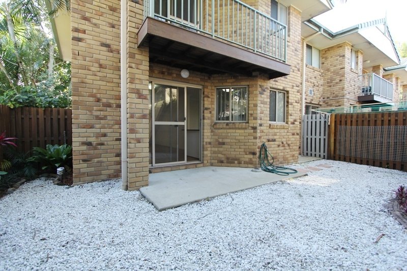 3/12 Gordon Street LABRADOR 10
