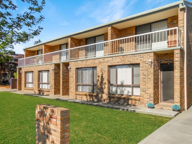 3/12 Illoura Street TAMWORTH 1