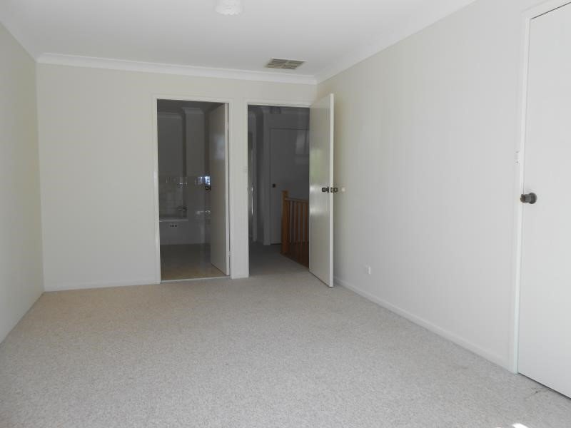 3/12 Illoura Street TAMWORTH 5