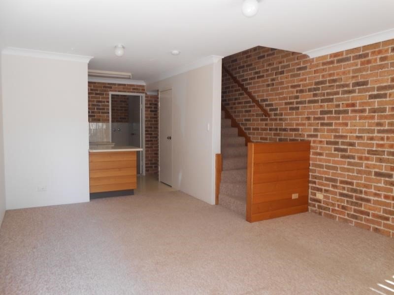 3/12 Illoura Street TAMWORTH 6