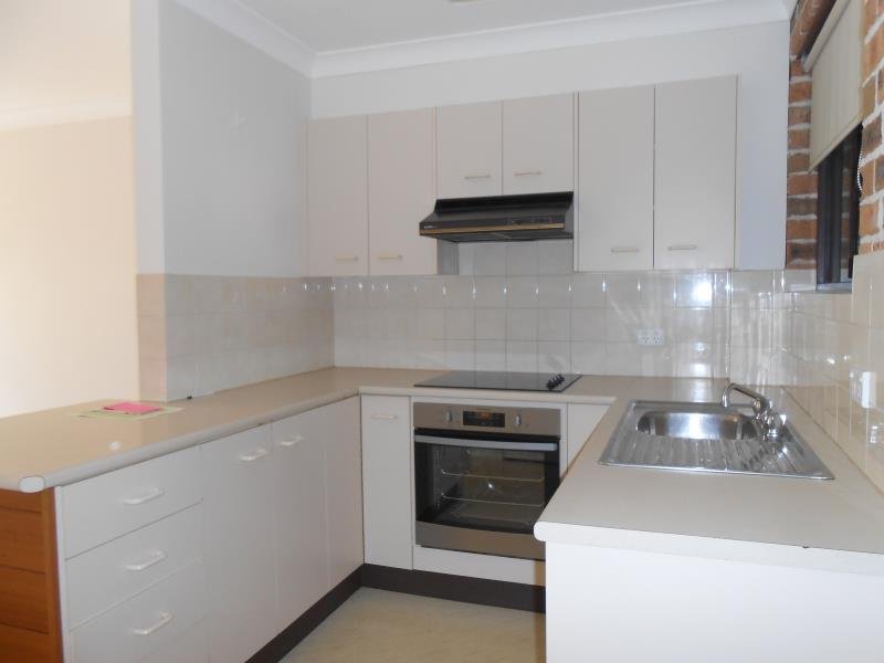 3/12 Illoura Street TAMWORTH 3