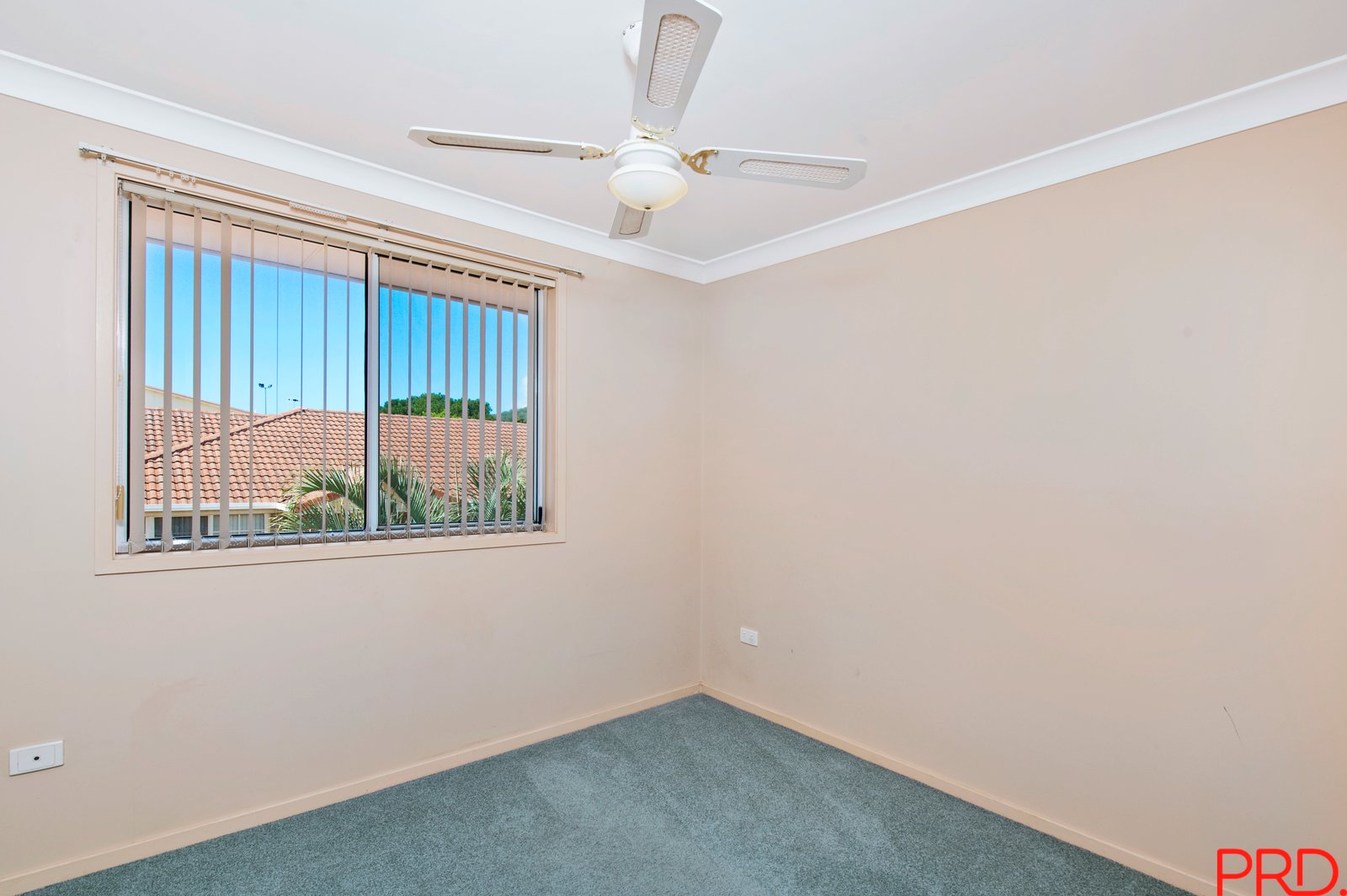 3/12 McLennan Street LAURIETON 11