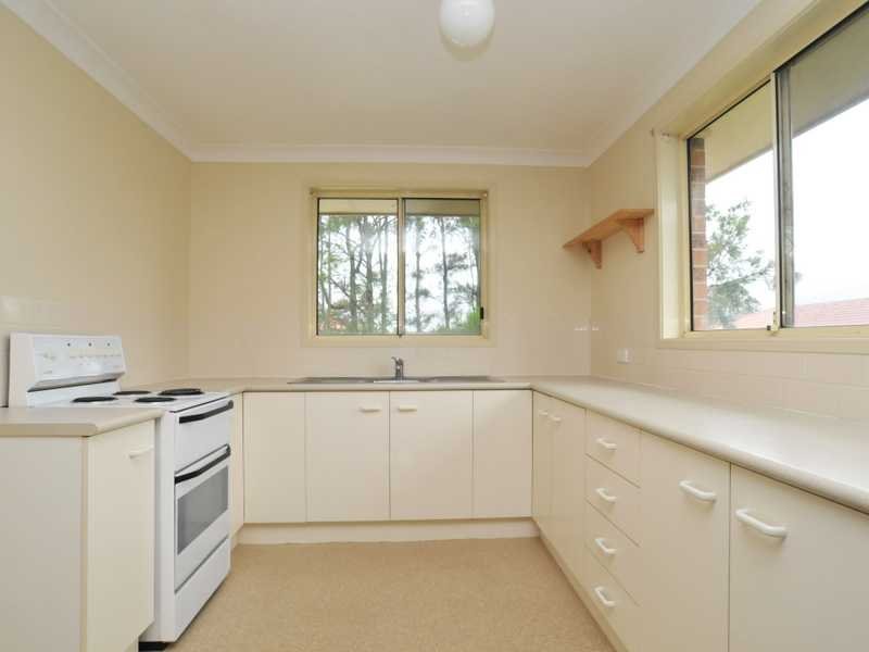 3/12 Proserpine Close ASHTONFIELD 2