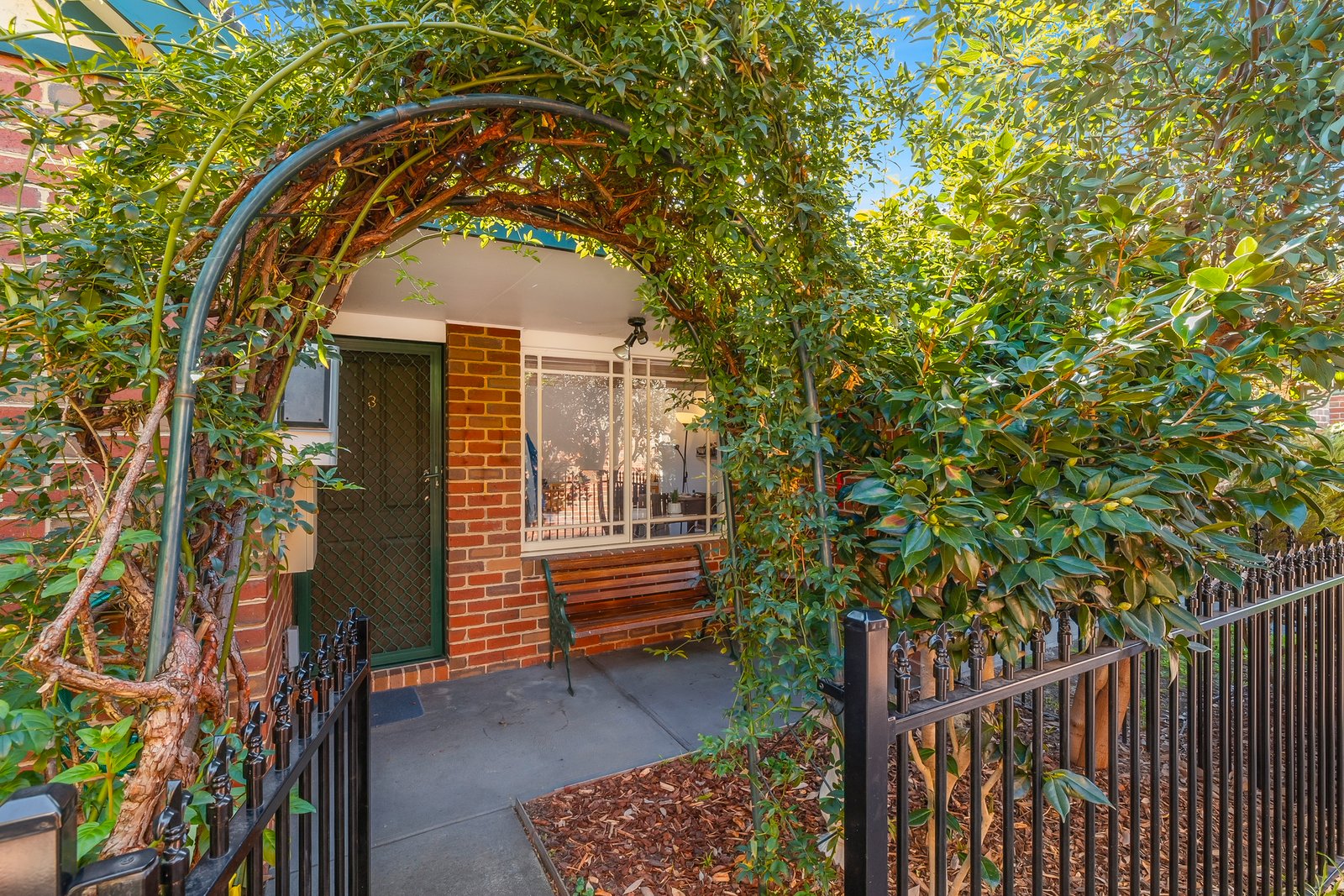 Gallery: 3/12 Surrey Road