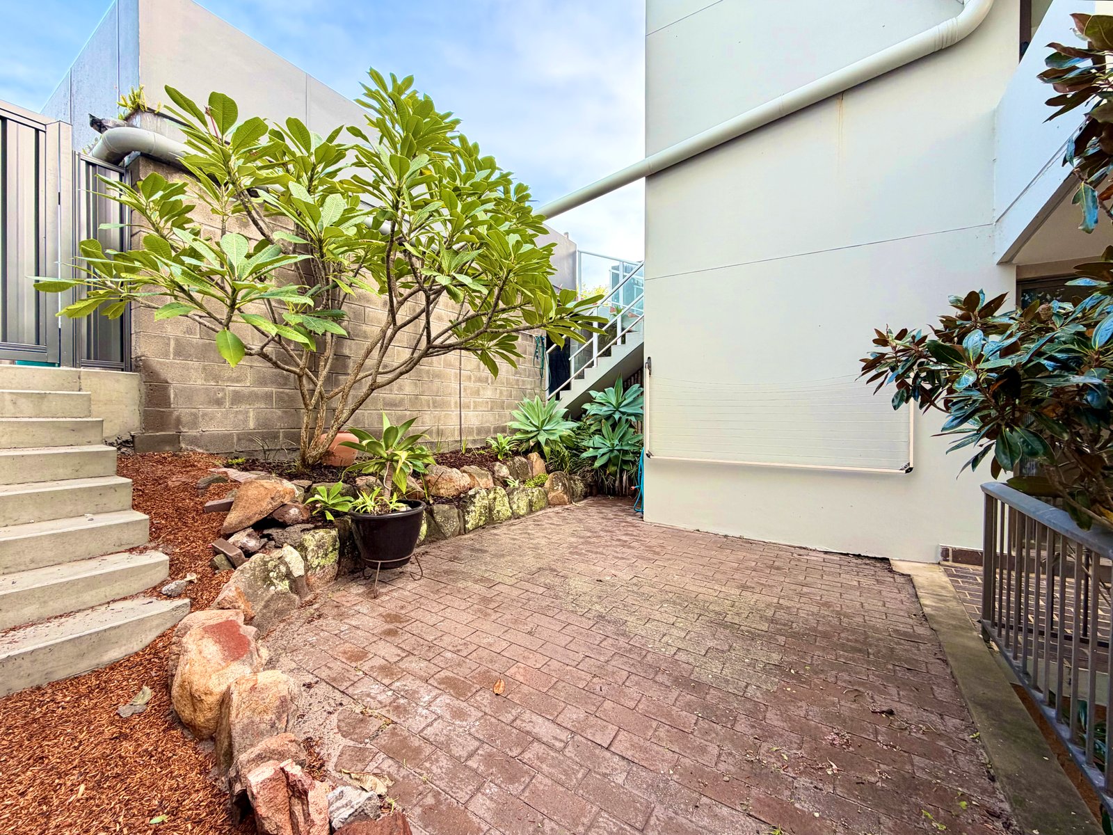 3/12 Thurlow Avenue NELSON BAY 16