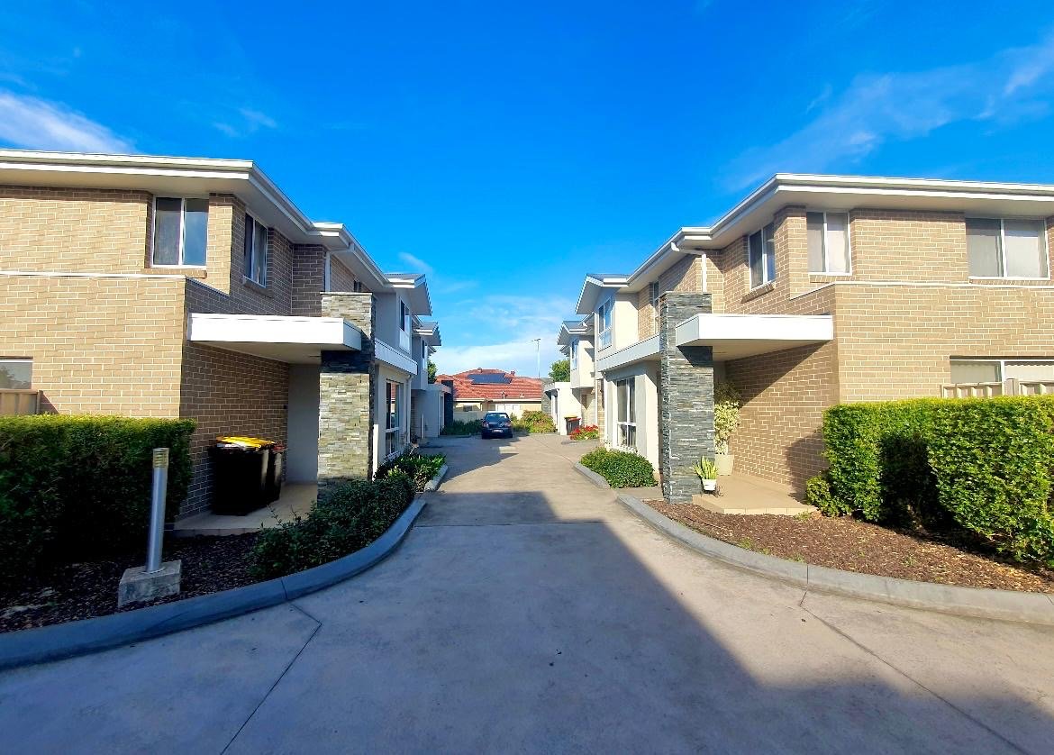 3/120 Cedar Road CASULA 1