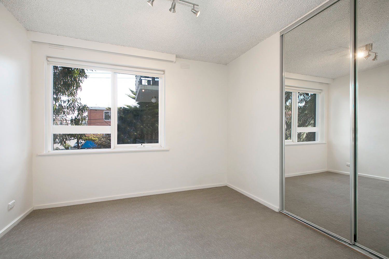 Real Estate and Property in 3/125 Alma Road, St Kilda East, VIC