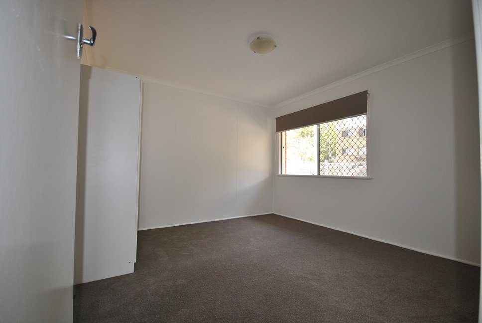 3/126 Marine Parade SOUTHPORT 6