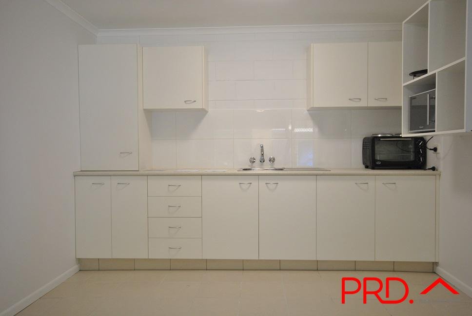 3/126 Marine Parade SOUTHPORT 2