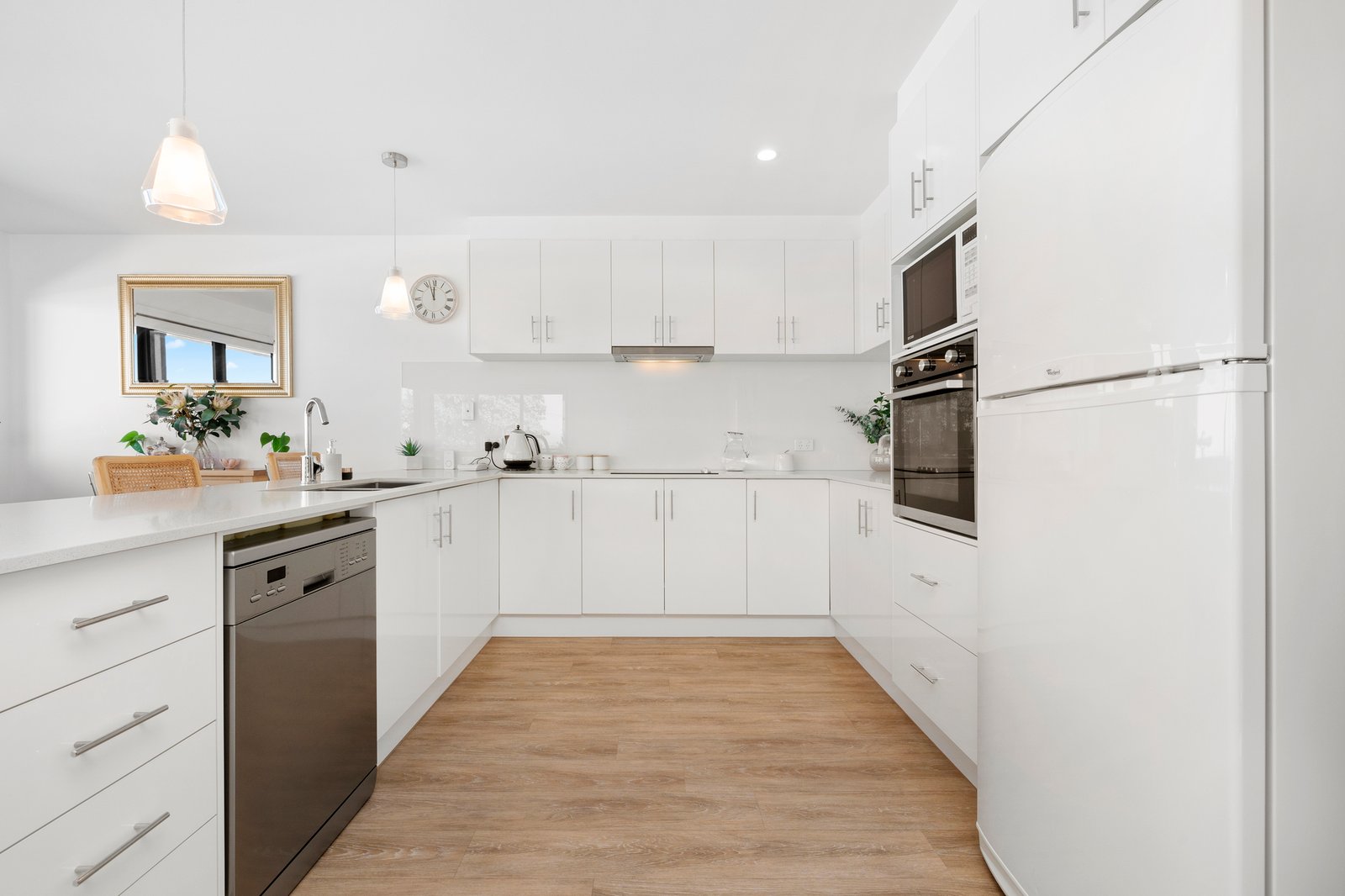 Gallery: 3/128-130 Beach Road