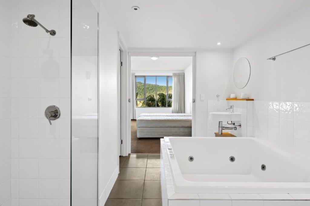 312/9A Hermitage Drive AIRLIE BEACH 6